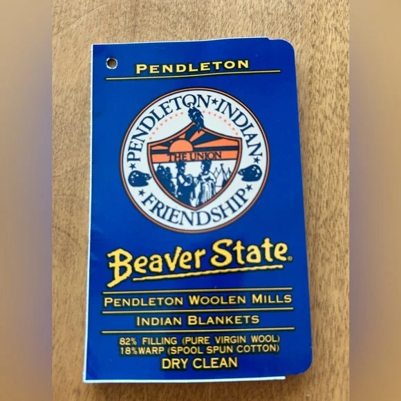 Pendleton Beaver State Caliente Wool Robe/Blanket. Black, Red & White - Picture 9 of 11